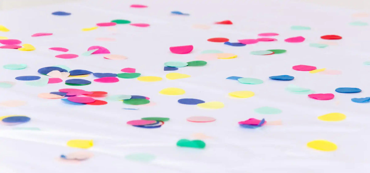 Confetti & Smoke Cannons - Party Pieces