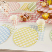 Gingham Paper Cups (x8) General Party