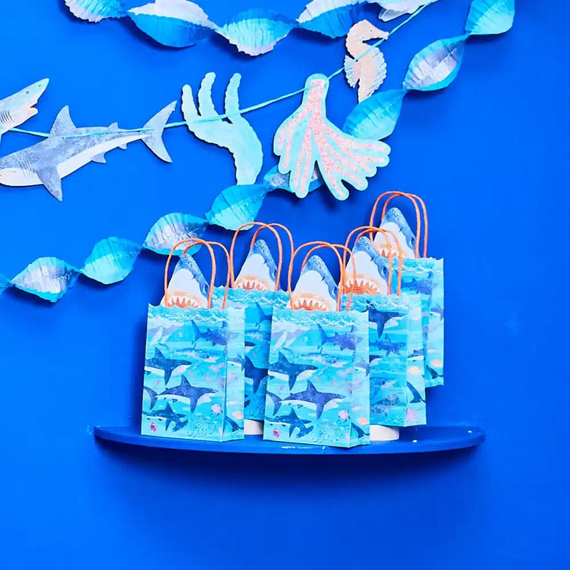 King of the Sea Paper Party Bags with Fact Cards (x6) Own Brand