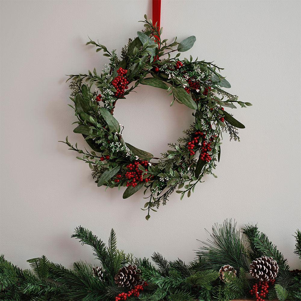 Foliage & Red Berries Wreath Christmas 2024