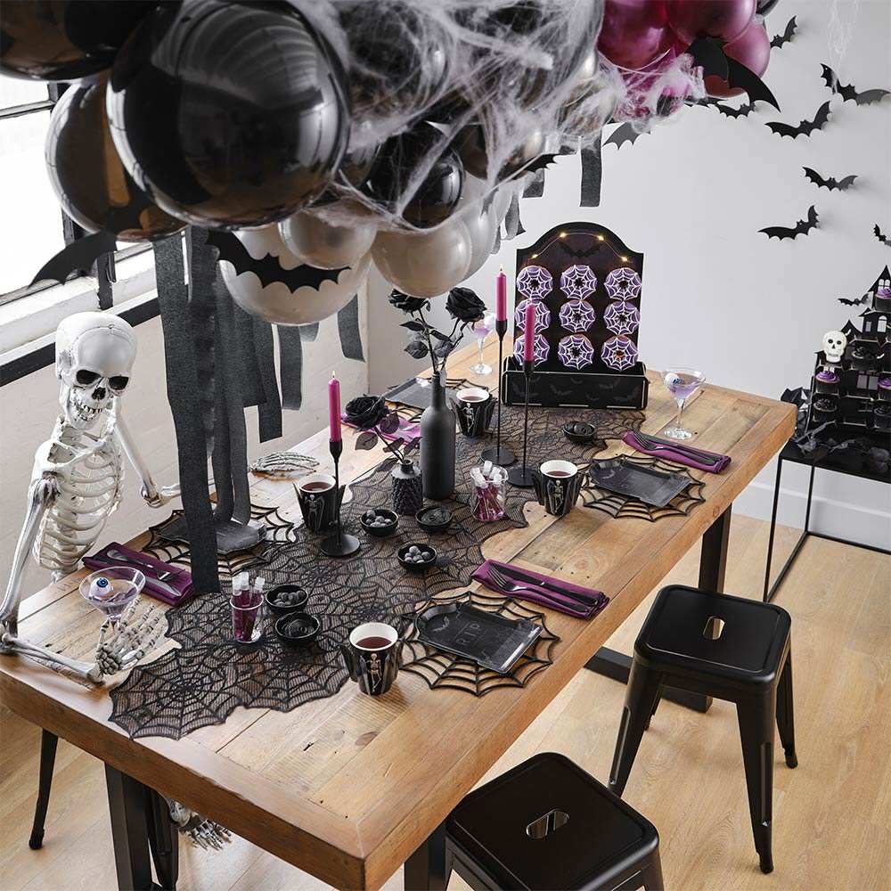 Debossed Tomb Stone Paper Plates (x8) Halloween 2022